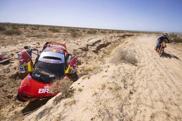 200 LOEB SÃ bastien (fra), LURQUIN Fabian (bel), Bahrain Raid Xtreme, Prodrive Hunter, FIA W2RC, crash, accident, during the Stage 3 of the Sonora Rally 2023, 3rd round of the 2023 World Rally-Raid Championship, around Penasco on April 26th, 2023 in Penasco, Mexico - AUTO - W2RC - SONORA RALLY 2023 DPPI Panoramic 05323003__DE_6191