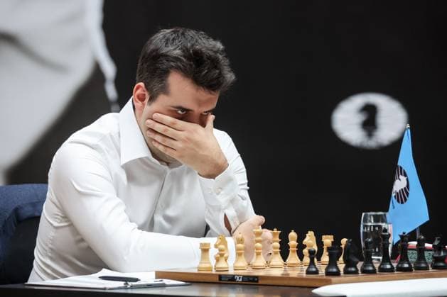 Sport Themen der Woche KW17 Sport Bilder des Tages KAZAKHSTAN, ASTANA - APRIL 27, 2023: Russia s Ian Nepomniachtchi plays Game 13 against China s Ding Liren at the FIDE World Chess Championship 2023 at the St Regis Astana hotel. Sergei Fadeichev TASS  58687235