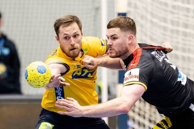 Bilder des Jahres 2023, Sport 04 April Sport Themen der Woche KW17 Sport Bilder des Tages 230427 Albin Lagergren of Sweden and Johannes Golla of Germany during the EHF Euro Cup handball match between Sweden and Germany on April 27, 2023 in Kristianstad. Photo: Petter Arvidson BILDBYRAN kod PA PA0560 handball handboll handball ehf euro cup sweden germany bbeng *** 230427 Albin Lagergren of Sweden and Johannes Golla of Germany during the EHF Euro Cup handball match between Sweden and Germany on April 27, 2023 in Kristianstad Photo Petter Arvidson BILDBYRAN code PA PA0560 handball handboll handball ehf euro cup sweden germany bbeng  Copyright: PETTERxARVIDSON BB230427PA102