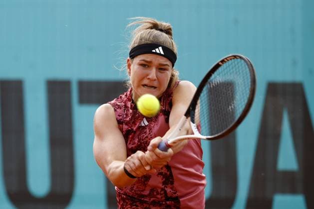 April 27, 2023, MADRID, MADRID, SPAIN: Karolina Muchova of Czech Republic in action against Irina Camelia Begu of Romania during the Mutua Madrid Open 2023 celebrated at Caja Magica on Abril 27, 2023 in Madrid, Spain. MADRID SPAIN - ZUMAa181 20230427_zaa_a181_264 Copyright: xOscarxJ.xBarrosox
