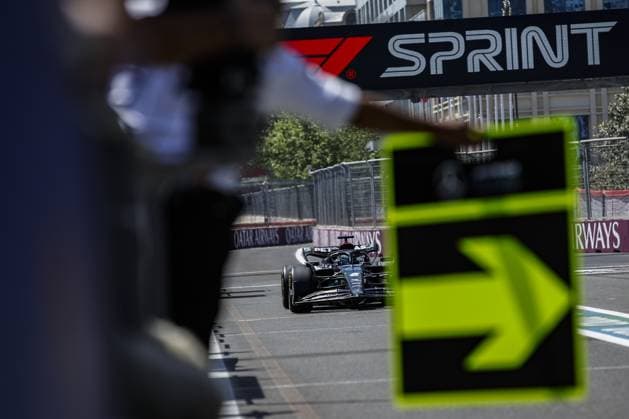 63 RUSSELL George (gbr), Mercedes AMG F1 Team W14, action during the Formula 1 Azerbaijan Grand Prix 2023, 4th round of the 2023 Formula One World Championship, WM, Weltmeisterschaft from April 28 to 30, 2023 on the Baku City Circuit, in Baku, Azerbaijan - F1 - AZERBAIJAN GRAND PRIX 2023 DPPI Panoramic  00122008__R3_0359
