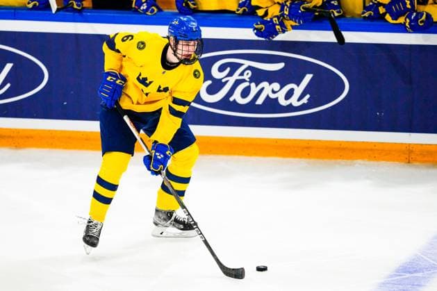 BASEL, SWITZERLAND - APRIL 29: Axel Hurtig of Sweden in action during the semi final of U18 Ice hockey, Eishockey World Championship, WM, Weltmeisterschaft match between Sweden and Canada at St. Jakob-Park on April 29, 2023 in Basel, Switzerland. Basel St. Jakob-Park Basel-Stadt Switzerland Copyright: xJustPictures.ch JarixPestelaccix
