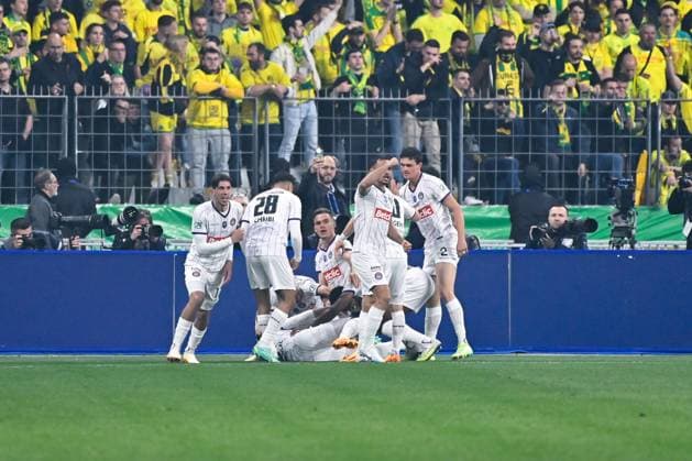 Joie des joueurs de Toulouse apres le but de Logan COSTA ( 14 - Toulouse ) - FOOTBALL : Nantes vs Toulouse - Finale Coupe de France - 29 04 2023 FedericoPestellini Panoramic 