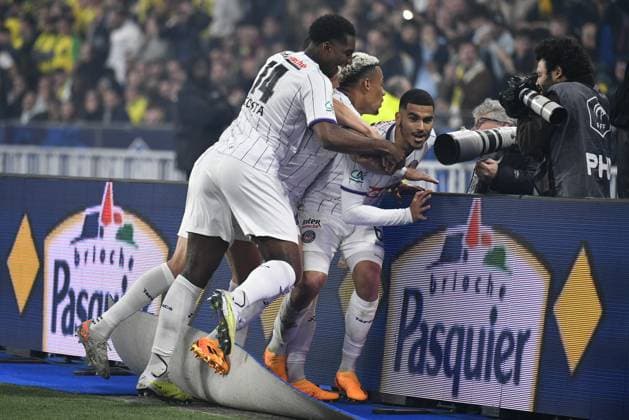 Toulouse players celebrate their 5th goal by number 6 Zacharia Aboukhlal during the French Football Cup Final between Nantes and Toulouse at the Stade de France  JulienxMattiax xLexPictorium LePictorium_0280028