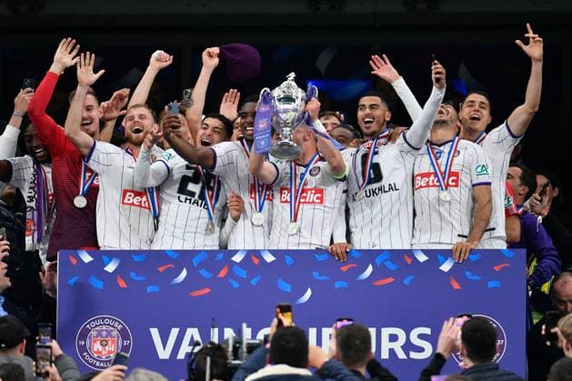 Toulouse players celebrate their French Football Cup victory after their match against Nantes at the Stade de France  JulienxMattiax xLexPictorium LePictorium_0280031