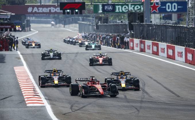 16 LECLERC Charles (mco), Scuderia Ferrari SF-23, action, start of the race, depart, during the Formula 1 Azerbaijan Grand Prix 2023, 4th round of the 2023 Formula One World Championship, WM, Weltmeisterschaft from April 28 to 30, 2023 on the Baku City Circuit, in Baku, Azerbaijan - F1 - AZERBAIJAN GRAND PRIX 2023 - RACE DPPI Panoramic _R3_2257
