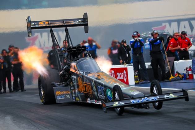 Bilder des Jahres 2023, Sport 04 April Sport Themen der Woche KW17 CONCORD, NC - APRIL 30: Austin Prock (3) Motorsport, Herren, USA, Dragster Drag Race Top Fuel Dragster firs his engines during the Circle K NHRA Four-Wide Nationals on April 30, 2023 at zMAX Dragway in Concord, NC. (Photo by David Jensen Icon Sportswire) AUTO: APR 30 NHRA Four-Wide Nationals EDITORIAL USE ONLY Icon230430017