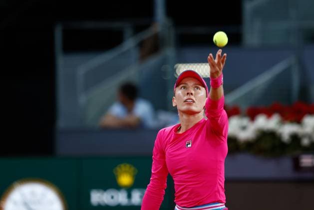 May 1, 2023, MADRID, MADRID, SPAIN: Ekaterina Alexandrova of Russia in action against Iga Swiatek of Poland during the Mutua Madrid Open 2023 celebrated at Caja Magica on May 01, 2023 in Madrid, Spain. MADRID SPAIN - ZUMAa181 20230501_zaa_a181_419 Copyright: xOscarxJ.xBarrosox