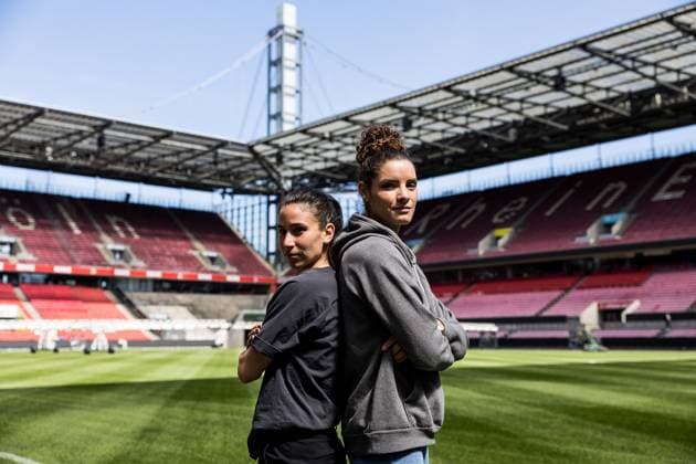Finalisten-Talk DFB Pokalfinale der Frauen Hasret Kayikci (SC Freiburg) und Dominique Janssen (VfL Wolfsburg) im RheinEnerGieStadion Finalisten-Talk DFB Pokalfinale der Frauen, Koeln, RheinenergieStadion Copyright: xBEAUTIFULxSPORTS Wunderlx
