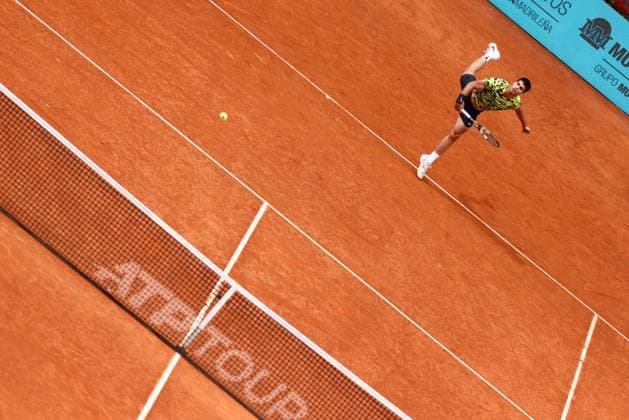 Sport Themen der Woche KW18 Sport Bilder des Tages May 3, 2023, MADRID, MADRID, SPAIN: Carlos Alcaraz of Spain in action against Karen Khachanov of Russia during the Mutua Madrid Open 2023 celebrated at Caja Magica on May 03, 2023 in Madrid, Spain. MADRID SPAIN - ZUMAa181 20230503_zaa_a181_102 Copyright: xOscarxJ.xBarrosox