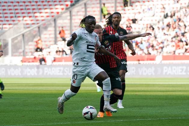 Jeremy Doku (Stade Rennais) - Melvin Bard (OGC Nice) FOOTBALL : OGC Nice vs Stade Rennais - Ligue 1 Uber Eats - Nice - 06 05 2023 NorbertScanella Panoramic 