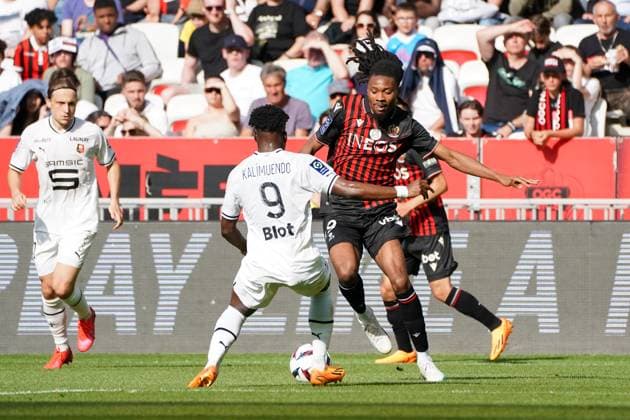 Khephren Thuram (OGC Nice) - Arnaud Kalimuendo (Stade Rennais) FOOTBALL : OGC Nice vs Stade Rennais - Ligue 1 Uber Eats - Nice - 06 05 2023 NorbertScanella Panoramic 