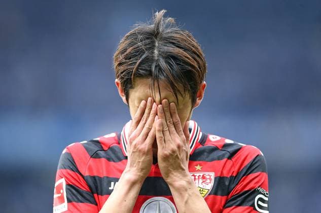 Sport Themen der Woche KW18 Sport Bilder des Tages Berlin , Fußball Bundesliga, Saison 2022 2023, Hertha BSC Berlin vs. VfB Stuttgart , Hiroki Ito (VfB Stuttgart) enttäuscht Gemäß den Vorgaben der DFL Deutsche Fußball Liga ist es untersagt, in dem Stadion und oder vom Spiel angefertigte Fotoaufnahmen in Form von Sequenzbildern und oder videoähnlichen Fotostrecken zu verwerten bzw. verwerten zu lassen. *** Berlin , Football Bundesliga, Season 2022 2023, Hertha BSC Berlin vs VfB Stuttgart , Hiroki Ito VfB Stuttgart disappointed According to the specifications of the DFL German Football League is prohibited in the stadium and or from the game made photographs in the form of sequence images and or video-like photo series to exploit or to let exploited