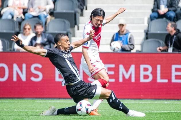 Yan Valery (SCO ANGERS) Takumi Minamino (AS Monaco) FOOTBALL : Angers SCO vs AS Monaco - Ligue 1 - Journee 34 - 07 05 2023 BaptisteAutissier Panoramic 
