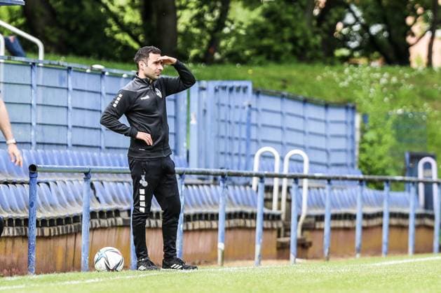 Fussball, A-Junioren Bundesliga Saison 2022 2023 Sonderspielrunde Gruppe A 1.Spieltag MSV Duisburg U19 - TSG 1899 Hoffenheim U19 07.05.2023, Trainingsgelände MSV Duisburg Engin Vural (Trainer MSV Duisburg) Duisburg Trainingsgelände MSV Duisburg Nordrhein-Westfahlen Deutschland
