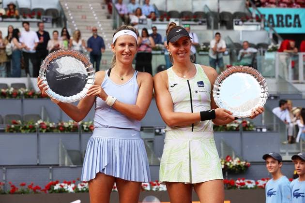 TENNIS - WTA, Tennis Damen Mutua Madrid Open 2023 MADRID,SPAIN,07.MAY.23 - TENNIS - WTA Tour, Mutua Madrid Open, doubles, final, award ceremony. Image shows the rejoicing of Victoria Azarenka (BLR) and Beatriz Haddad Maia (BRA). keywords: trophy.  GEPAxpictures xAlanxGrieves