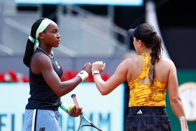 May 7, 2023, MADRID, MADRID, SPAIN: Coco Gauff of United States plays doubles with Jessica Pegula of United States against Beatriz Haddad Maia of Brazil and Victoria Azarenka of Belarus during the Doubles Final Women match during Mutua Madrid Open 2023 celebrated at Caja Magica on May 07, 2023 in Madrid, Spain. MADRID SPAIN - ZUMAa181 20230507_zaa_a181_102 Copyright: xOscarxJ.xBarrosox