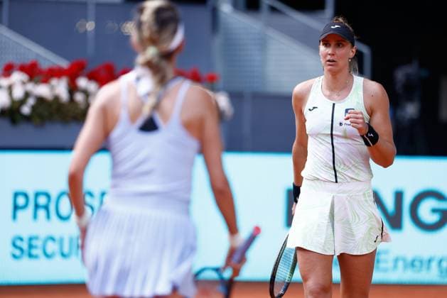 May 7, 2023, MADRID, MADRID, SPAIN: Beatriz Haddad Maia of Brazil plays doubles with Victoria Azarenka of Belarus against Coco Gauff and Jessica Pegula of United States during the Doubles Final Women match during Mutua Madrid Open 2023 celebrated at Caja Magica on May 07, 2023 in Madrid, Spain. MADRID SPAIN - ZUMAa181 20230507_zaa_a181_107 Copyright: xOscarxJ.xBarrosox