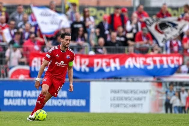 Josef Welzmüller (Welzmueller, Unterhaching, 5) am Ball, Freisteller, Ganzkörper, Einzelbild, Aktion, Action, 06.05.2023, Vilzing (Deutschland), Fussball, Regionalliga Bayern, DJK Vilzing - SpVgg Unterhaching *** Josef Welzmüller Welzmueller, Unterhaching, 5 on the ball, cutout, full body, single image, action, action, 06 05 2023, Vilzing Germany , football, Regionalliga Bayern, DJK Vilzing SpVgg Unterhaching xslx