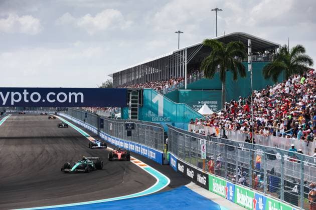 14 ALONSO Fernando (spa), Aston Martin F1 Team AMR23, action during the Formula 1 Crypto.com Miami Grand Prix 2023, 5th round of the 2023 Formula One World Championship, WM, Weltmeisterschaft from May 05 to 07, 2023 on the Miami International Autodrome, in Miami Gardens, Florida, United States of America - F1 - MIAMI GRAND PRIX 2023 - RACE DPPI Panoramic  00122011_AV6_2567