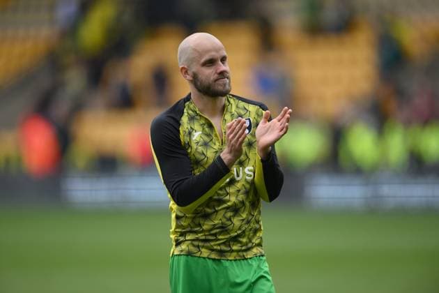 Norwich City v Blackpool Sky Bet Championship Norwich City s Teemu Pukki applauds their fans at full time during the Sky Bet Championship match at Carrow Road, Norwich Content Not Available For UK Newspapers Copyright: xDanielxHamburyx FIL-18476-0116 UK Newspapers OUT