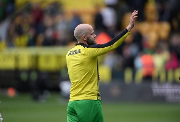 Norwich City v Blackpool Sky Bet Championship Norwich City s Teemu Pukki applauds their fans at full time during the Sky Bet Championship match at Carrow Road, Norwich Content Not Available For UK Newspapers Copyright: xDanielxHamburyx FIL-18476-0118 UK Newspapers OUT