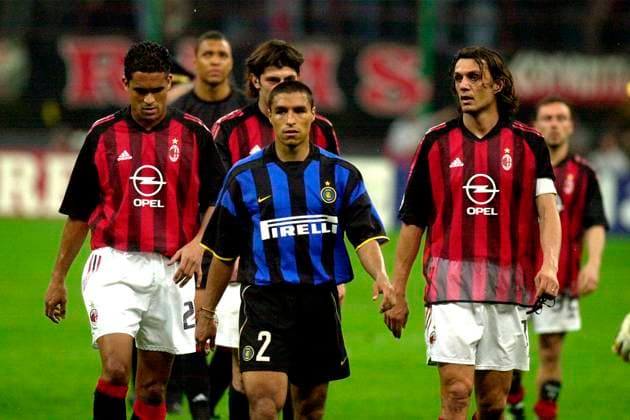 IPP20030507 Football - soccer: UEFA Champions League 2002 2003, A.C. Milan - Inter Milan, Ivan Cordoba a fine partita con Paolo Maldini e Jorginho (Verwendung nur in Deutschland - GERMANY ONLY) *** IPP20030507 Football soccer UEFA Champions League 2002 2003, A C Milan Inter Milan, Ivan Cordoba a fine partita con Paolo Maldini e Jorginho Use only in Germany GERMANY ONLY 