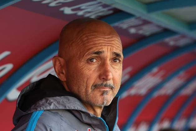 Naples, Italy, 7th May 2023. Luciano Spalletti Head coach of SSC Napoli looks on from the dugout prior to kick off in the Serie A match at Stadio Diego Armando Maradona, Naples. Picture credit should read: Jonathan Moscrop Sportimage EDITORIAL USE ONLY. No use with unauthorised audio, video, data, fixture lists, club league logos or live services. Online in-match use limited to 120 images, no video emulation. No use in betting, games or single club league player publications. SPI-2423-0209