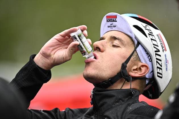 Sport Themen der Woche KW19 Belgian Remco Evenepoel of Soudal Quick-Step drinks a recovery drink from a small bottle after stage five of the 2023 Giro D Italia cycling race, from Atripalda to Salerno (171 km), in Italy, Wednesday 10 May 2023. The 2023 Giro takes place from 06 to 28 May 2023. JASPERxJACOBS  x67036565x