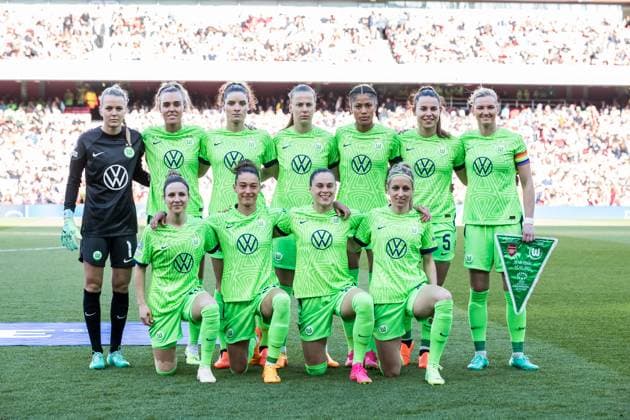 UEFA Women’s Champions League Halbfinale Rueckspiel: FC Arsenal - VfL Wolfsburg Die Startelf: Merle Frohms (VfL Wolfsburg, 1), Jill Roord (VfL Wolfsburg. 14), Dominique Janssen (VfL Wolfsburg, 6), Lynn Wilms (VfL Wolfsburg, 2), Sveindis Jonsdottir (VfL Wolfsburg, 23), Lena Oberdorf (VfL Wolfsburg, 5), Alexandra Popp (VfL Wolfsburg. 11) Svenja Huth (VfL Wolfsburg. 10), Felicitas Rauch (VfL Wolfsburg, 13), Ewa Pajor ( 9, VfL Wolfsburg), Kathy Hendrich (VfL Wolfsburg, 4) UEFA Women’s Champions League Halbfinale Rueckspiel: FC Arsenal - VfL Wolfsburg, London, Emirates Stadium Copyright: xBEAUTIFULxSPORTS Wunderlx
