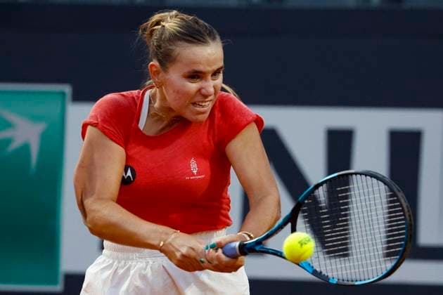 May 11, 2023, ROME, ITALY: Sofia Kenin of US in action during her woman s singles second round match against Aryna Sabalenka of Belarus during the Italian Open tennis tournament in Rome, Italy, 11 May 2023. ANSA FABIO FRUSTACI ROME ITALY - ZUMAa110 20230511_zaf_a110_116 Copyright: xFabioxFrustacix