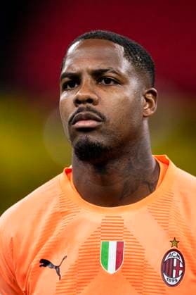 Milan, Italy - May 10: Goalkeeper Mike Maignan of AC Milan getting into the field during the UEFA Champions League semi-final first leg match between AC Milan and FC Internazionale at San Siro on May 10, 2023 in Milan, Italy. (Photo by Eurasia Images) Milan San Siro Italy