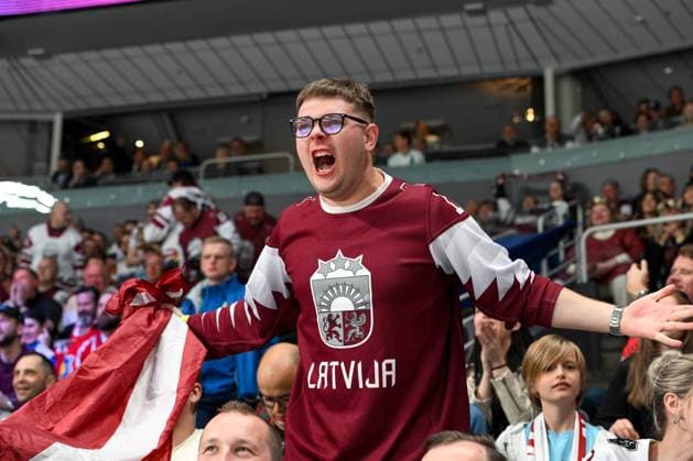 RIGA, LATVIA - MAY 12: A latvian fans cheers for his team during the 2023 IIHF Ice hockey, Eishockey World Championship, WM, Weltmeisterschaft Finland - Latvia game between Latvia and Canada at Arena Riga on May 12, 2023 in Riga, Latvia. Riga Arena Riga Latvia Copyright: xJustPictures.ch AndreaxBrancax