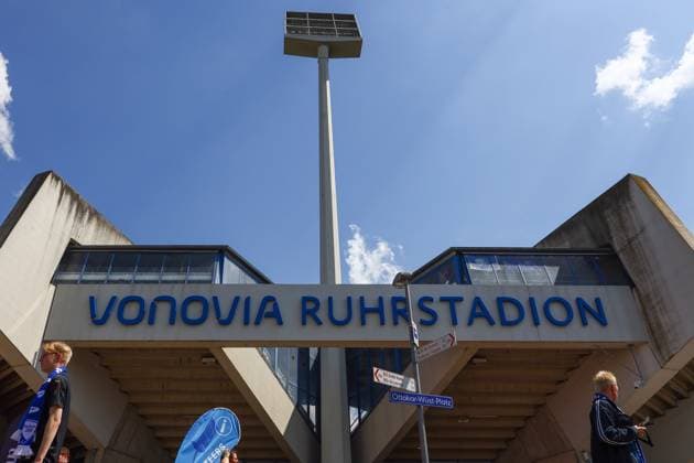 Vonovia RuhrStadion GER, VfL Bochum vs. FC Augsburg, Fussball, 1. Bundesliga, 32. Spieltag, Spielzeit 2022 2023, 13.05.2023 DFB regulations prohibit any use of photographs as image sequences and or quasi-video Bochum NRW Deutschland *** Vonovia RuhrStadion GER, VfL Bochum vs FC Augsburg, Football, 1 Bundesliga, 32 Spieltag, Spielzeit 2022 2023, 13 05 2023 DFB regulations prohibit any use of photographs as image sequences and or quasi video Bochum NRW Germany Copyright: xkolbert-press AntxPalmerx