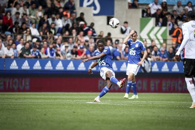 Jean-Ricner Bellegarde 17 (RCS) FOOTBALL : Strasbourg vs Ajaccio - Ligue 1 - Strasbourg- 13 05 2023 ElyxandroCegarra Panoramic 