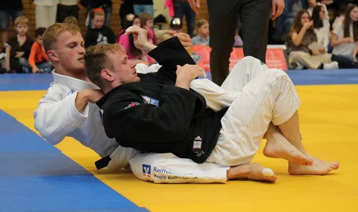 13.05.2023 Offenbach 1. Judo-Bundesliga 2023 1. JC Samurai Offenbach gegen TSV Abensberg Männer Tibo Volleman (Samurai ) gegen Patrick Weisser (Abensberg)