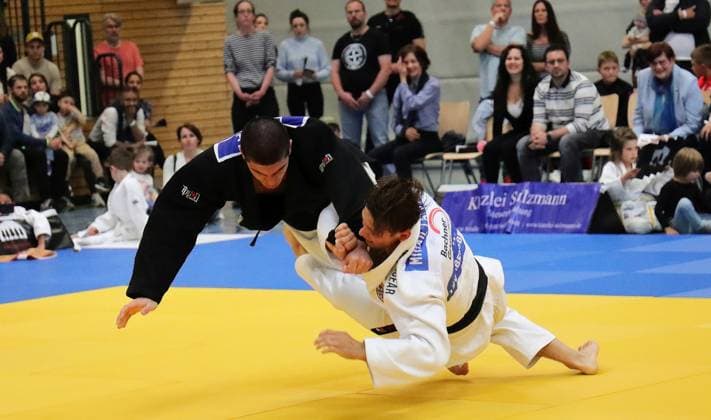 13.05.2023 Offenbach 1. Judo-Bundesliga 2023 1. JC Samurai Offenbach gegen TSV Abensberg Männer Aleksandre Loladze (Samurai ) gegen Mihail Latisev (Abensberg)