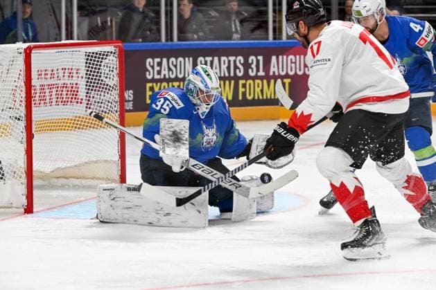 RIGA, LATVIA - MAY 14: goalkeeper Luka Gracnar of Slovenia makes a save during the 2023 IIHF Ice hockey, Eishockey World Championship, WM, Weltmeisterschaft Finland - Latvia game between Slovenia and Canada at Arena Riga on May 14, 2023 in Riga, Latvia. Riga Arena Riga Latvia Copyright: xJustPictures.ch AndreaxBrancax
