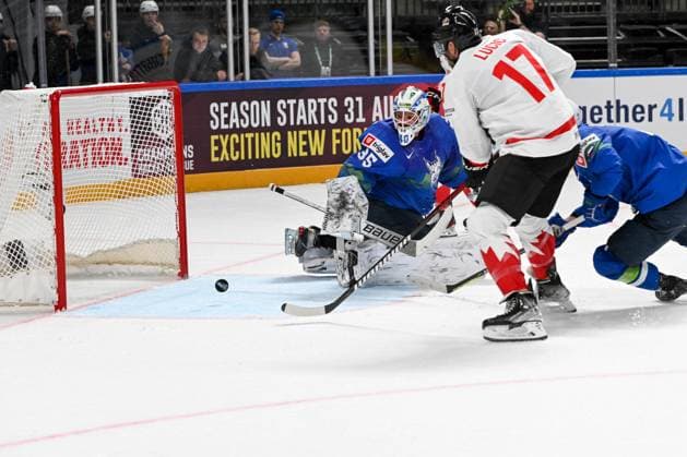 RIGA, LATVIA - MAY 14: goalkeeper Luka Gracnar of Slovenia and Milan Lucic of Canada watches the puck during the 2023 IIHF Ice hockey, Eishockey World Championship, WM, Weltmeisterschaft Finland - Latvia game between Slovenia and Canada at Arena Riga on May 14, 2023 in Riga, Latvia. Riga Arena Riga Latvia Copyright: xJustPictures.ch AndreaxBrancax
