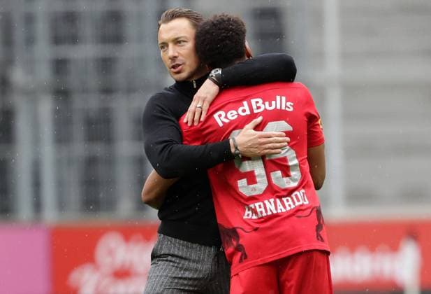 SOCCER - BL, LASK vs RBS LINZ,AUSTRIA,14.MAY.23 - SOCCER - ADMIRAL Bundesliga, championship group, Linzer ASK vs Red Bull Salzburg. Image shows the rejoicing of head coach Matthias Jaissle and Bernardo Fernandes da Silva Junior (RBS).  GEPAxpictures xWalterxLuger