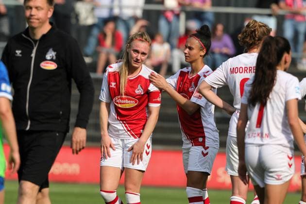 1.FC Köln vs. SV Meppen, Fussball Bundesliga Frauen, von links: Sarah Puntigam, Genessee Puntigam (1.FC Köln) enttäuscht nach der Niederlage, Bild: , 14.05.2023