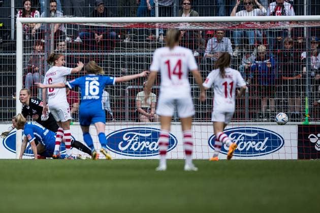 FLYERALARM. Frauen Fussball Bundesliga, 1. FC Koeln - SV Meppen 1912 e.V. Linda Preuss (SV Meppen 1912 e.V., 11) spielt Manon Klett (1. FC Koeln, 1) aus und trifft zum 1:2 FLYERALARM Frauen Fussball Bundesliga, 1. FC Koeln - SV Meppen 1912 e.V., Koeln, Geissbockheim am 14.05.2023 DFB REGULATIONS PROHIBIT ANY USE OF PHOTOGRAPHS AS IMAGE SEQUENCES AND OR QUASI-VIDEO. Copyright: xBEAUTIFULxSPORTS Wunderlx