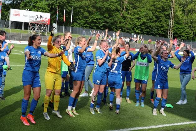 1.FC Köln vs. SV Meppen, Fussball Bundesliga Frauen, Meppener Jubel nach dem Schlußpfiff (Meppen), Bild: , 14.05.2023