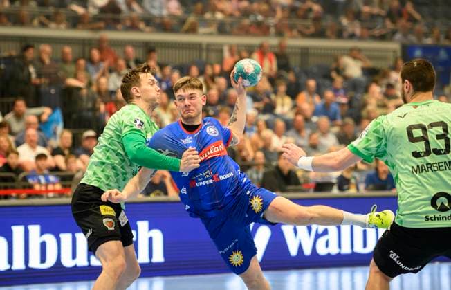 v.l. Lasse Bredekjaer ANDERSSON (B), Elias SCHOLTES (BHC), Mijajl MARSENIC (B), Aktion, Zweikampf, Handball 1. Bundesliga, 30. Spieltag, Bergischer HC (BHC) - Fuechse Berlin (B), am 14.05.2023 in Duesseldorf Deutschland. Ã‚Â