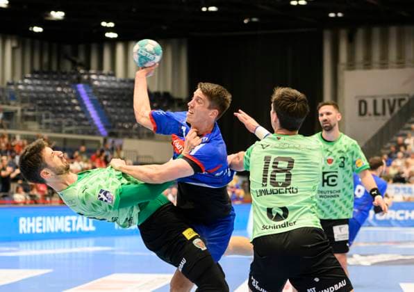 v.l. Marko KOPLJAR (B), Frederik LADEFOGED (BHC), Hans LINDBERG (B) Aktion, Zweikampf, Handball 1. Bundesliga, 30. Spieltag, Bergischer HC (BHC) - Fuechse Berlin (B), am 14.05.2023 in Duesseldorf Deutschland. Ã‚Â