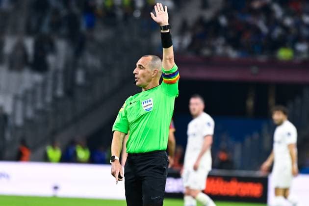 Benoit MILLOT ( arbitre ) FOOTBALL : Marseille vs Angers - Ligue 1 - 14 05 2023 FedericoPestellini Panoramic 