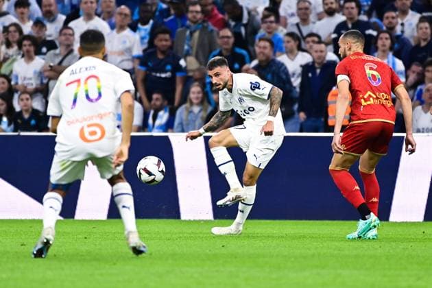Jonathan CLAUSS ( 7 - Olympique Marseille ) - Alexis SANCHEZ ( 70 - Olympique Marseille ) - Bentaleb Nabil ( 6 - Angers ) - FOOTBALL : Marseille vs Angers - Ligue 1 - 14 05 2023 FedericoPestellini Panoramic 