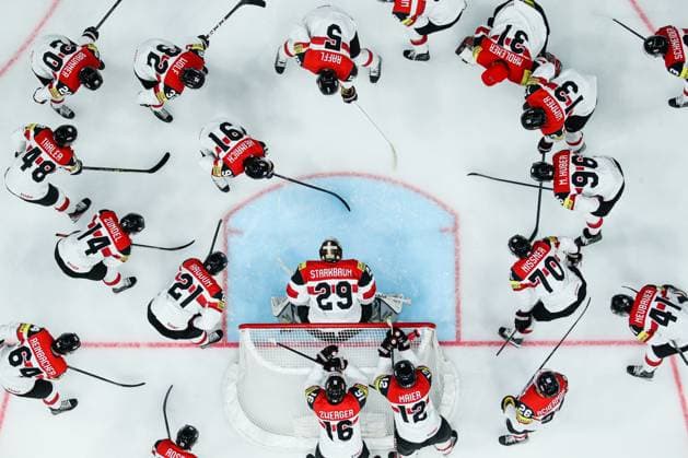 Sport Themen der Woche KW19 Sport Bilder des Tages Ice hockey, Eishockey - IIHF WC 2023 TAMPERE,FINLAND,14.MAY.23 - ICE HOCKEY - IIHF Ice Hockey World Championship, WM, Weltmeisterschaft 2023, group stage, Sweden vs Austria. Image shows players of the team Austria.  GEPAxpictures xDanielxGoetzhaber