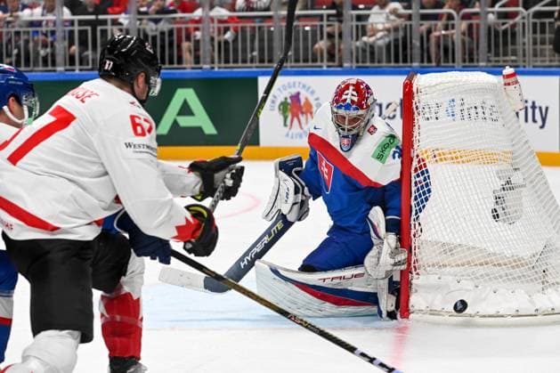 RIGA, LATVIA - MAY 15: goalkeeper Samuel Hlavaj of Slovakia makes a save during the 2023 IIHF Ice hockey, Eishockey World Championship, WM, Weltmeisterschaft Finland - Latvia game between Slovakia and Canada at Arena Riga on May 15, 2023 in Riga, Latvia. Riga Arena Riga Latvia Copyright: xJustPictures.ch AndreaxBrancax