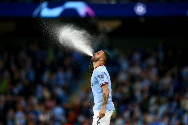 Sport Themen der Woche KW20 Mandatory Credit: Photo by Matt West Shutterstock (13914587an) Kyle Walker of Manchester City spits out water Manchester City v Real Madrid, UEFA Champions League, Semi Final, Second Leg, Football, Etihad Stadium, Manchester, UK - 17 May 2023 EDITORIAL USE ONLY No use with unauthorised audio, video, data, fixture lists, club league logos or live services. Online in-match use limited to 120 images, no video emulation. No use in betting, games or single club league player publications. Manchester City v Real Madrid, UEFA Champions League, Semi Final, Second Leg, Football, Etihad Stadium, Manchester, UK - 17 May 2023 EDITORIAL USE ONLY No use with unauthorised audio, video, data, fixture lists, club league logos or live services. Online in-match use limited to 120 images, no video emulation. No use in betting, games or single club league player publications.  Copyright: xMattxWest Shutterstockx 13914587an